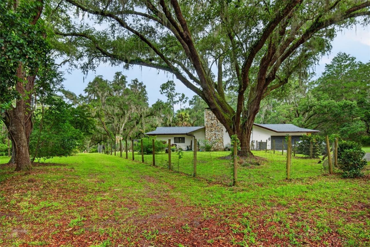11795 SW Highway 484, Dunnellon, FL 34432 Photo