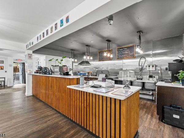 80 Mallory Ave, Jersey, NJ 07304