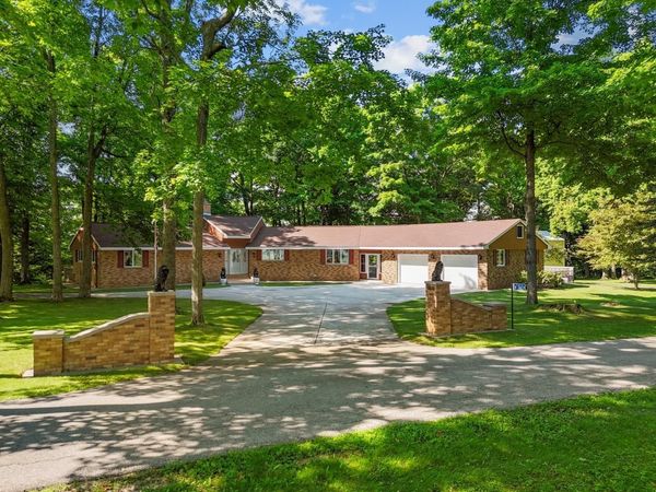 W7829 OAKCREST DRIVE, Hortonville, WI 54944