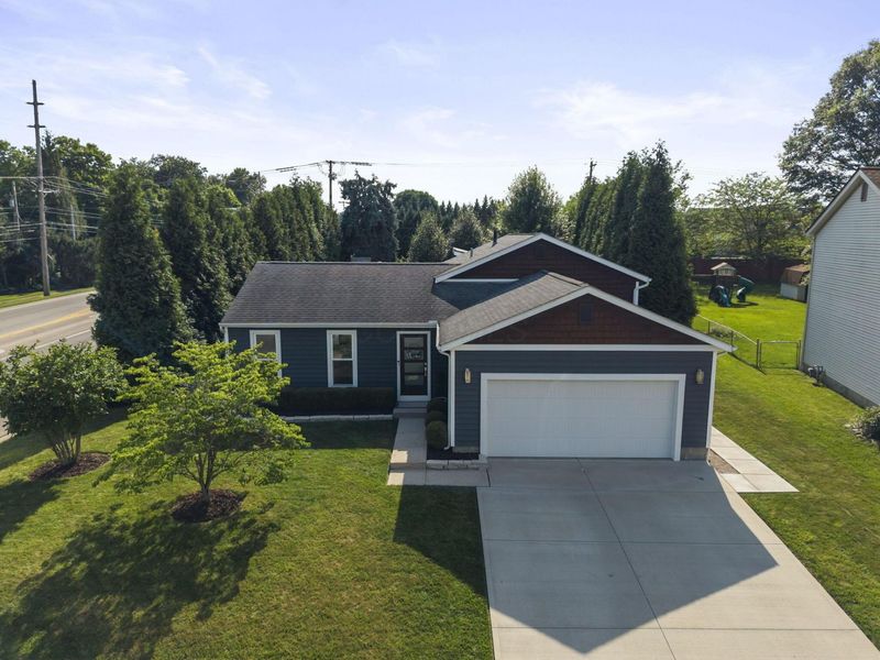 5497 Shannon Heights Boulevard, Dublin, OH 43016 Photo 2