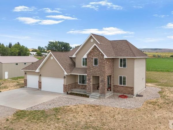 772 N 1080 E, SHELLEY, ID 83274