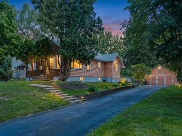 10901 Russell Avenue S, Bloomington, MN 55431