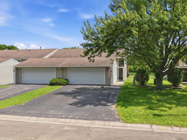 10402 Yorktown Lane N, Maple Grove, MN 55369