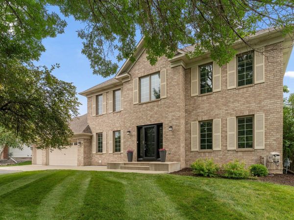 2333 Stone Creek Lane W, Chanhassen, MN 55317