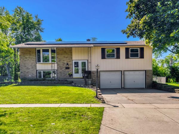 1120 Concord Lane , Hoffman Estates, IL 60192