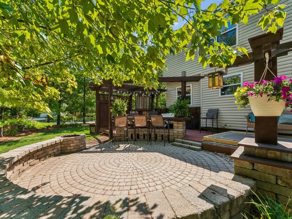 3724 Pleasantbrook Drive, Hilliard, OH 43026