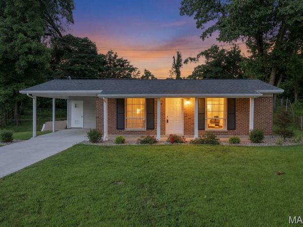 4136 Pasco Drive, St Louis, MO 63129