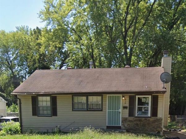 416 Caithness Road , St Louis, MO 63137