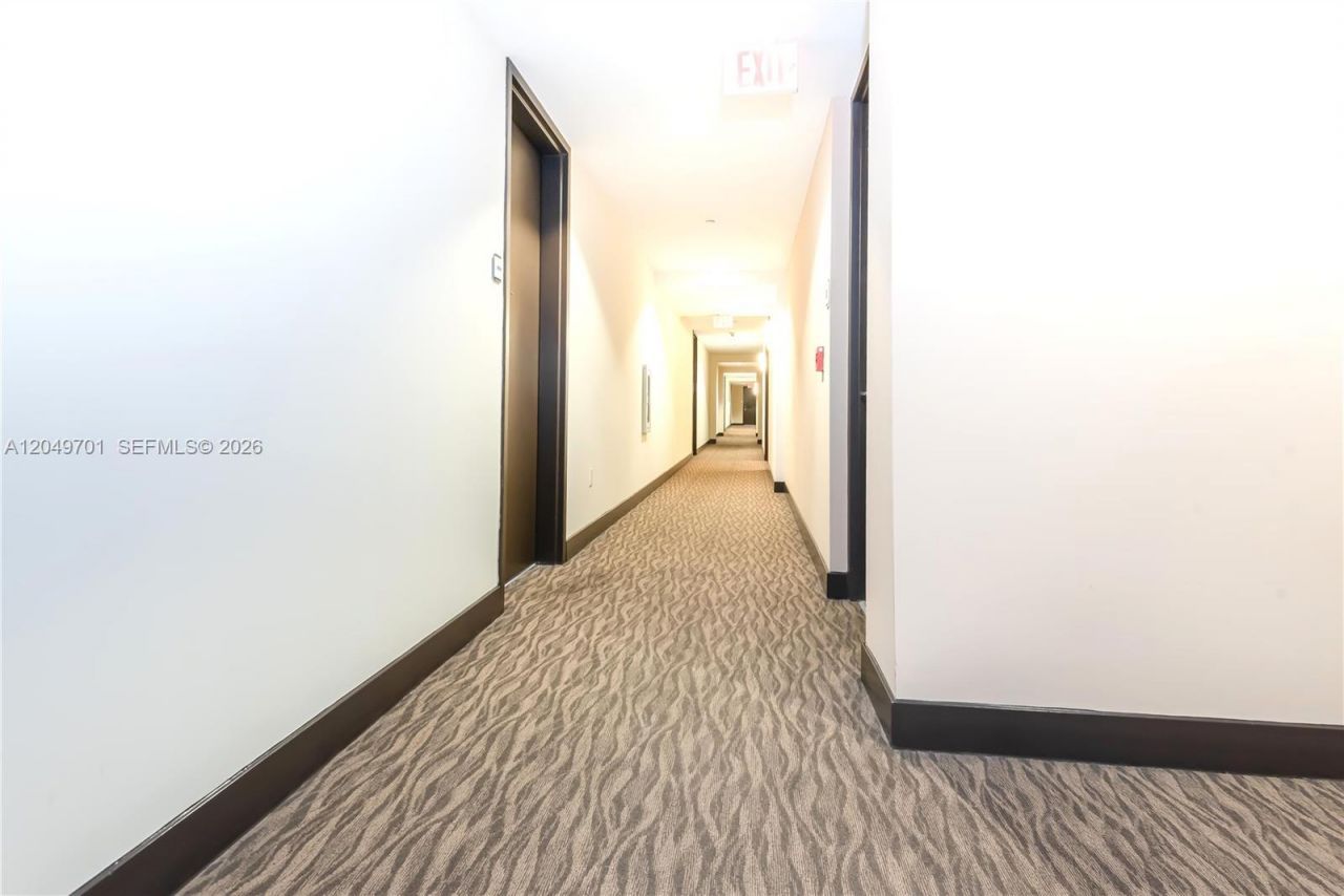 79 SW 12th St , Unit 3111-S, Miami, FL 33130 Photo