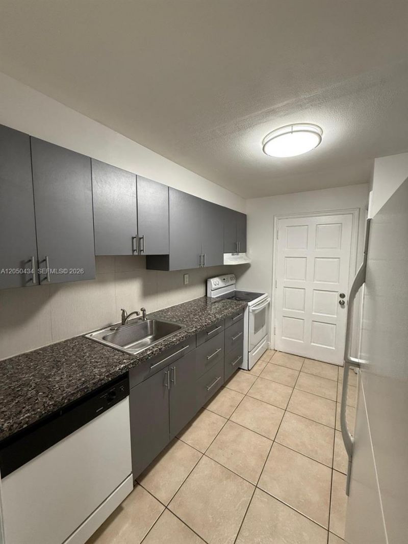 8600 SW 109th Ave , Unit 4-112, Miami, FL 33173 Photo