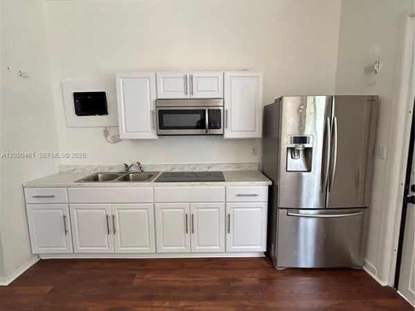 2516 Cleveland St , Unit b, Hollywood, FL 33020