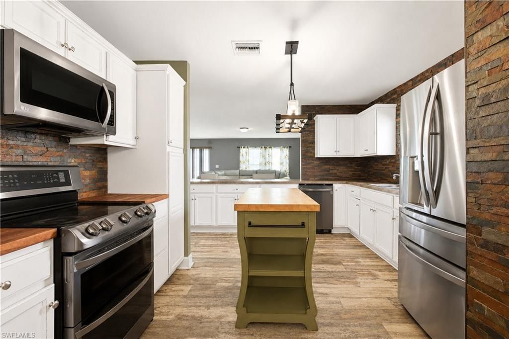 10365 Canal Brook Ln, Lehigh Acres, FL 33936 Photo