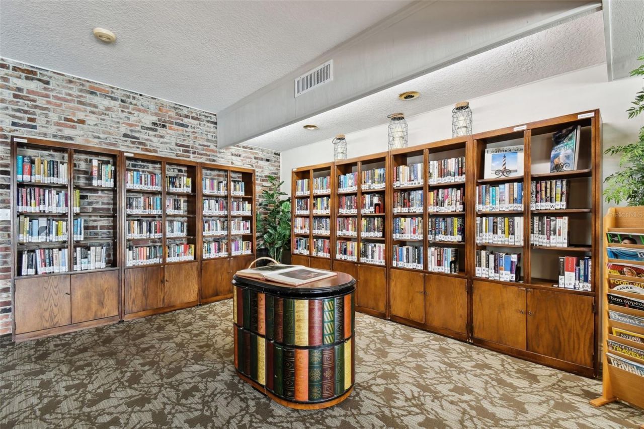 5200 Brittany Drive S, Unit 1508, Saint Petersburg, FL 33715 Photo