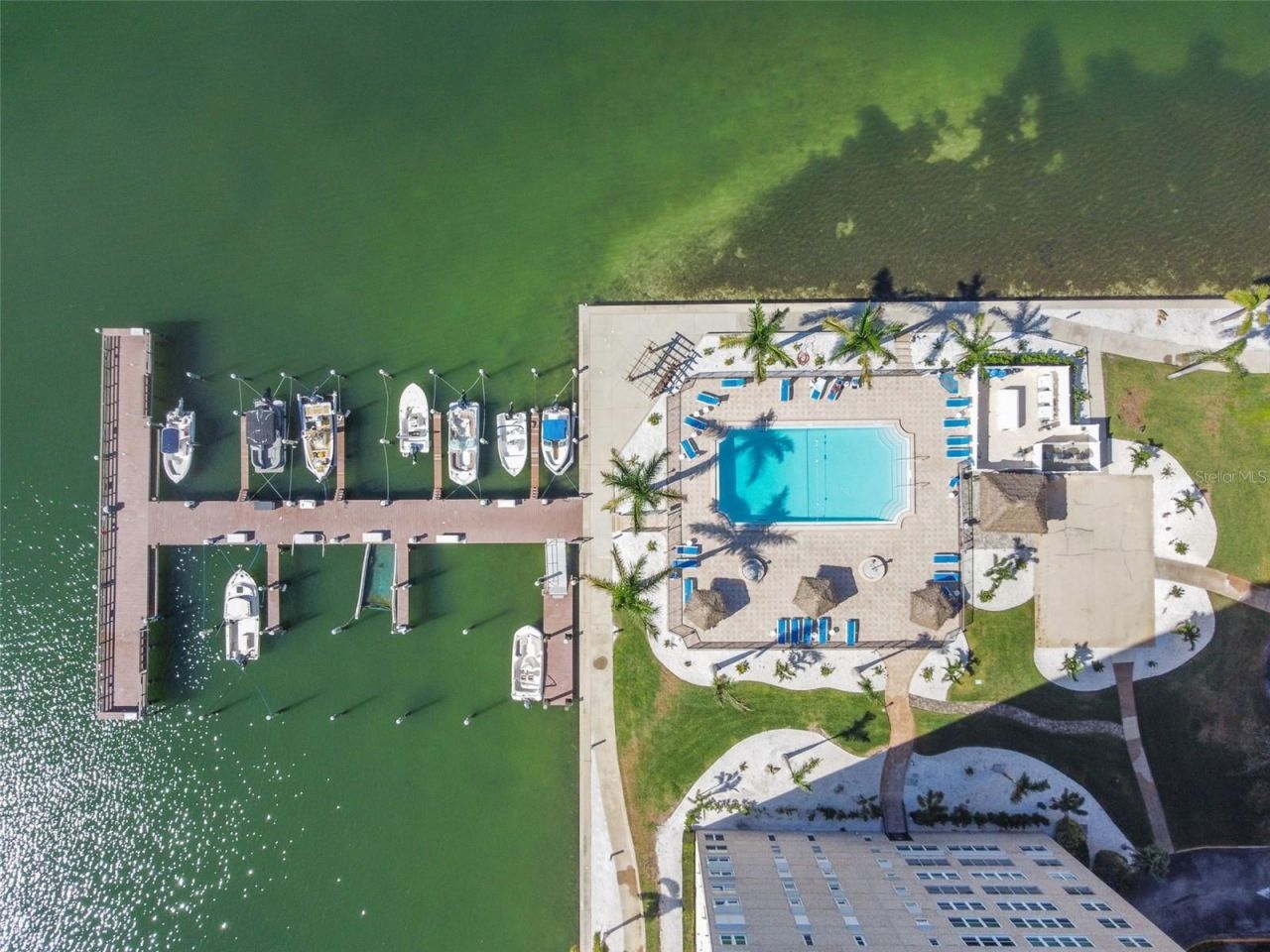 5200 Brittany Drive S, Unit 1508, Saint Petersburg, FL 33715 Photo