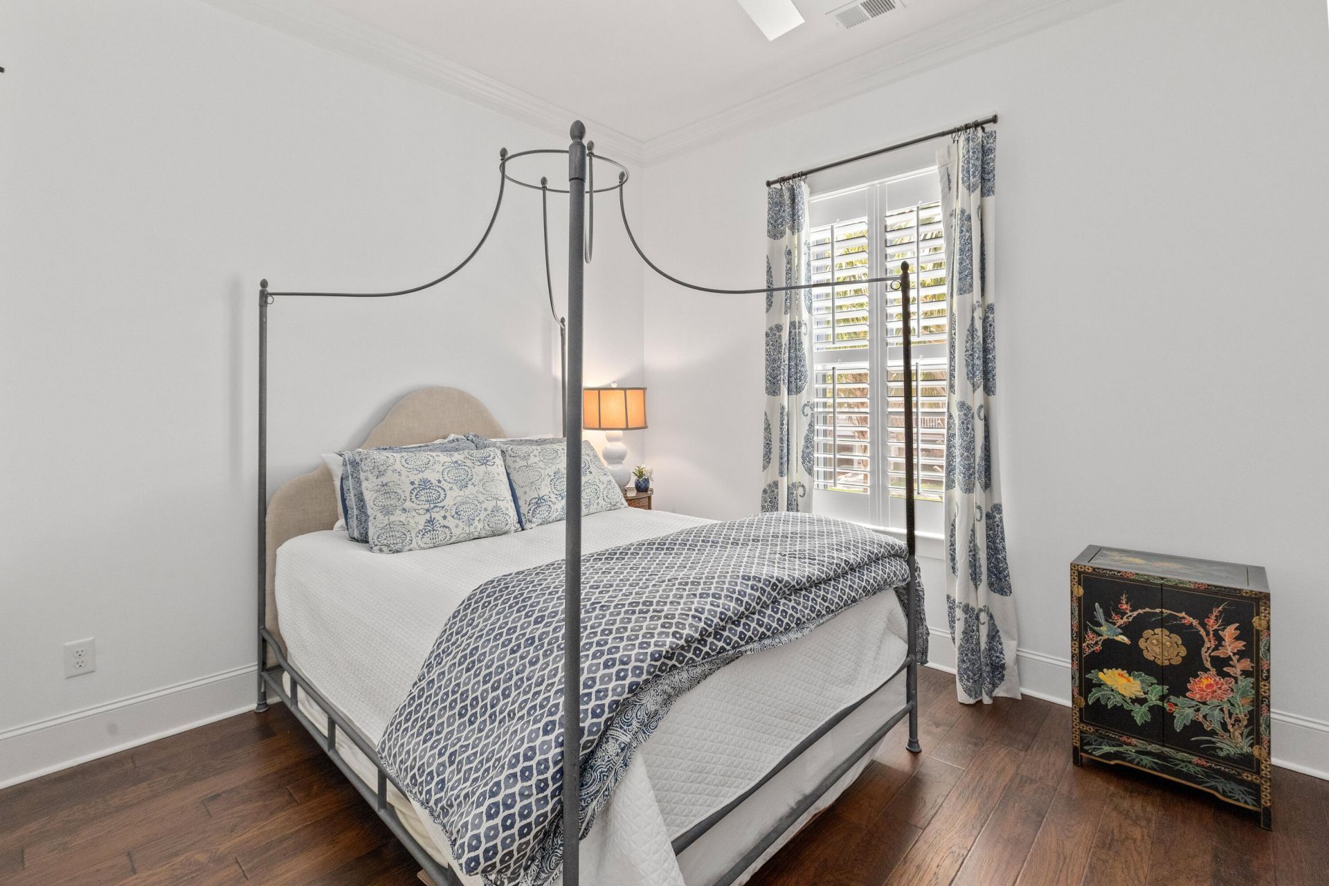 2528 Josiah Street Photo 10