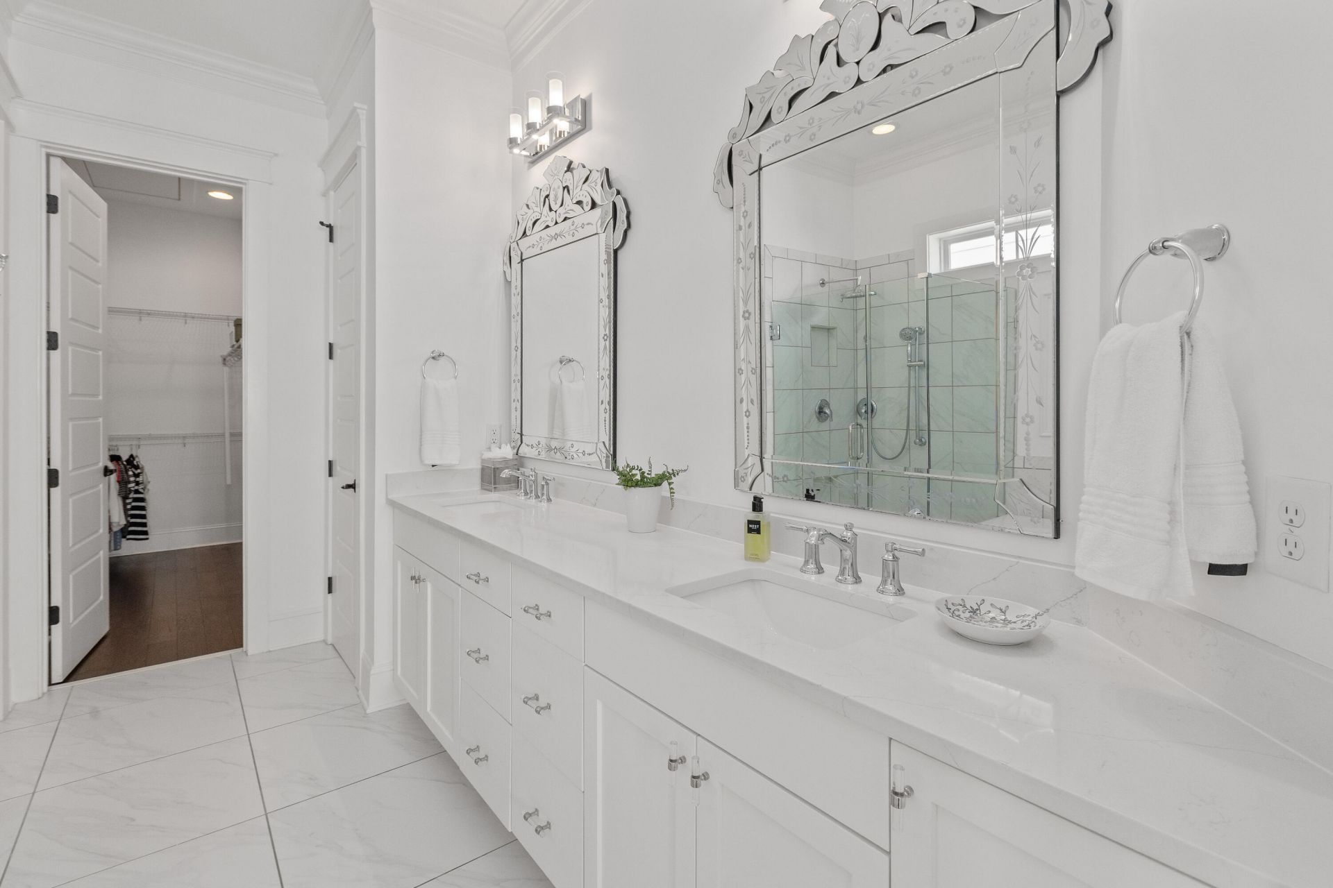 2528 Josiah Street Photo 33