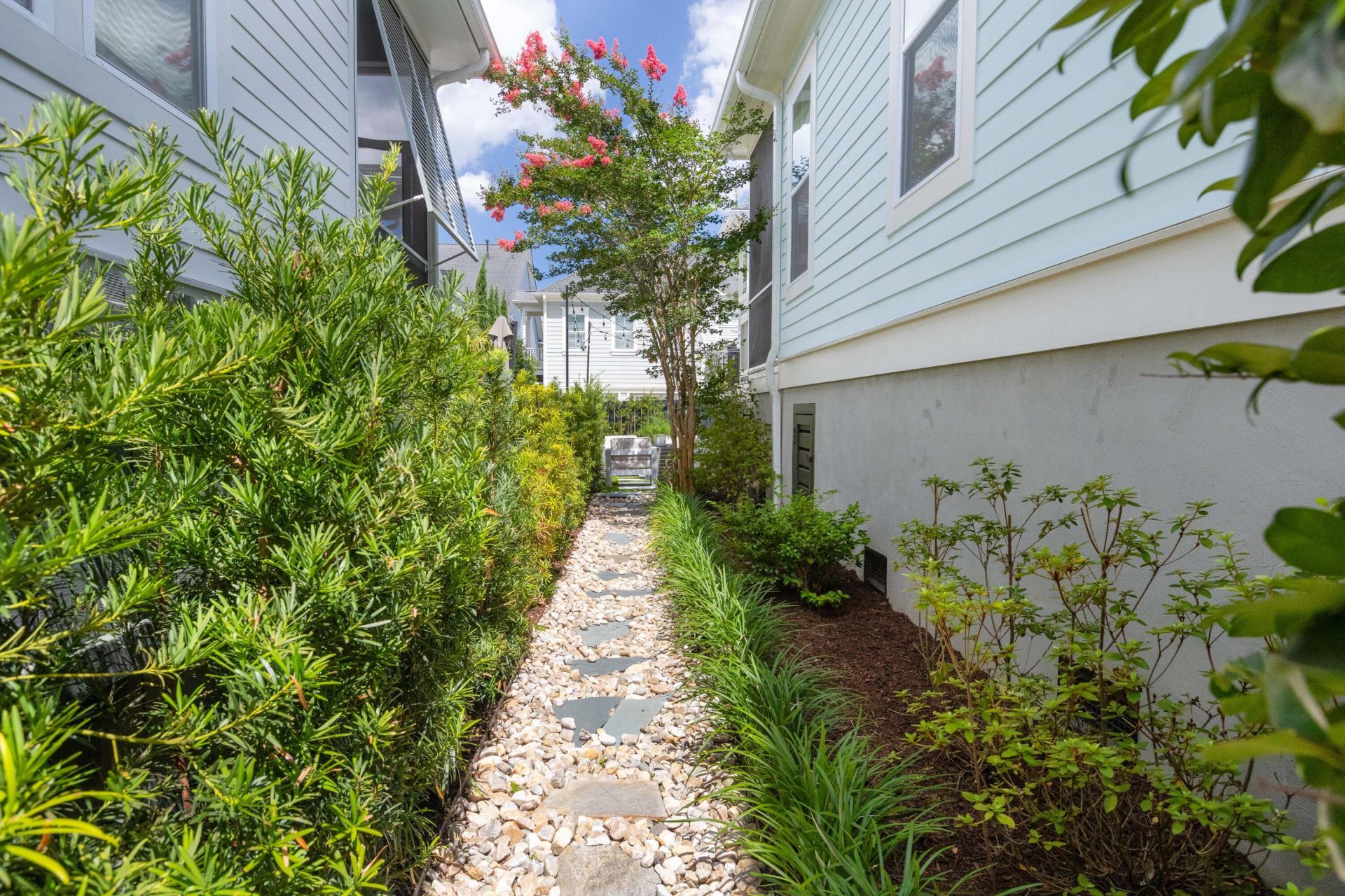 2528 Josiah Street Photo 42