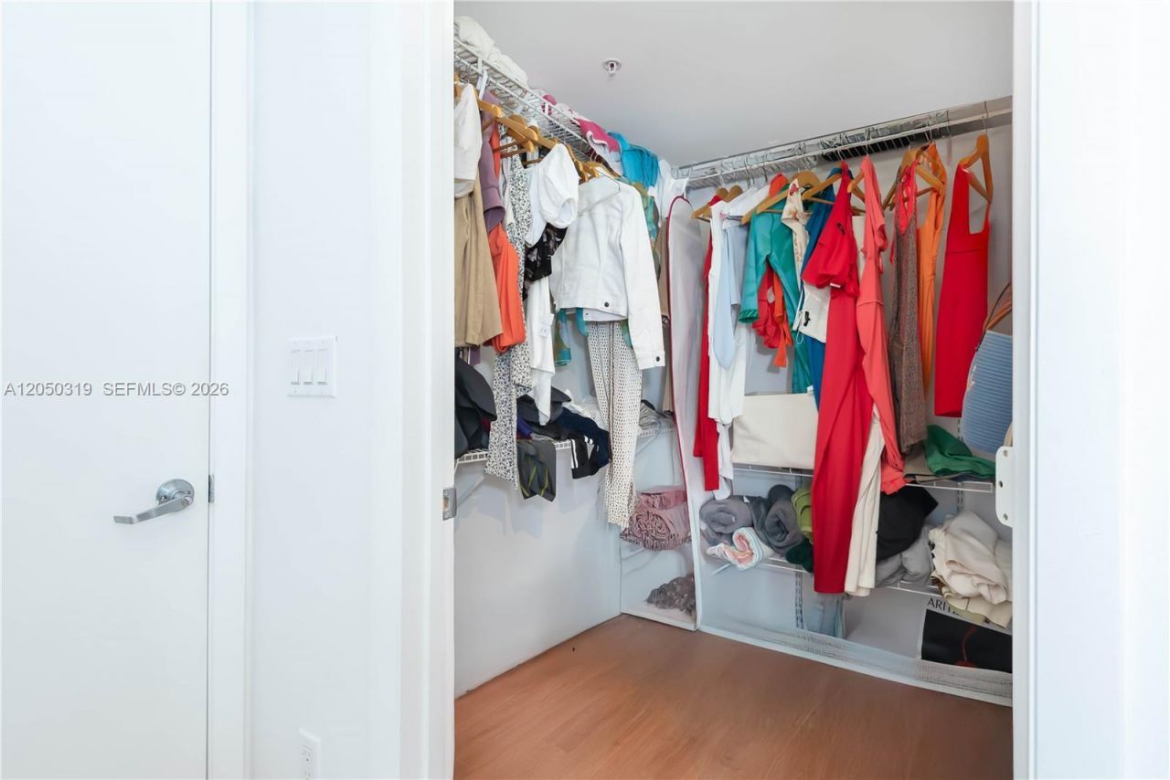 90 SW 3rd St , Unit 2113, Miami, FL 33130 Photo