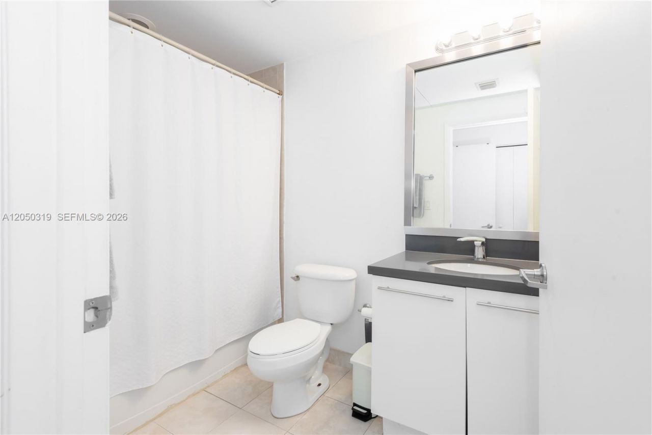 90 SW 3rd St , Unit 2113, Miami, FL 33130 Photo