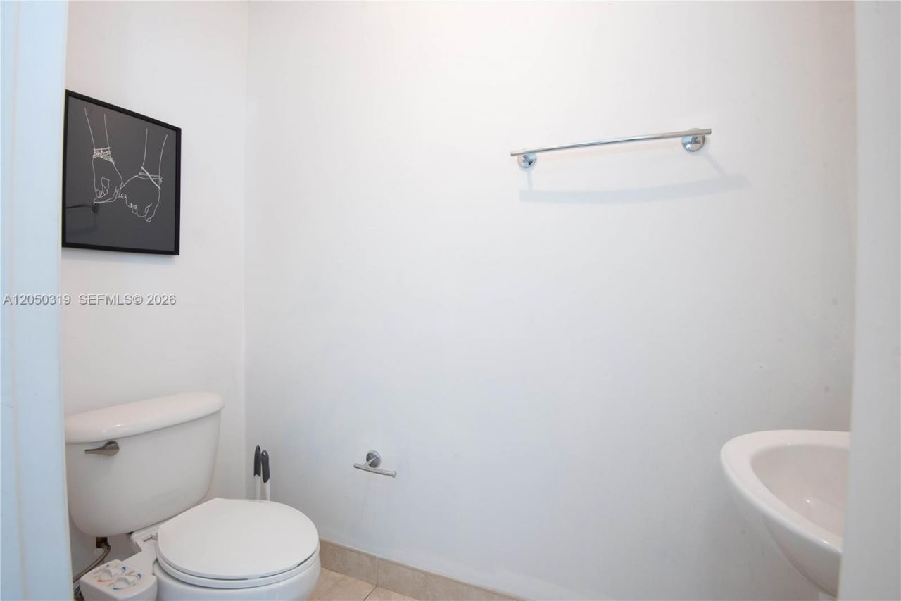 90 SW 3rd St , Unit 2113, Miami, FL 33130 Photo
