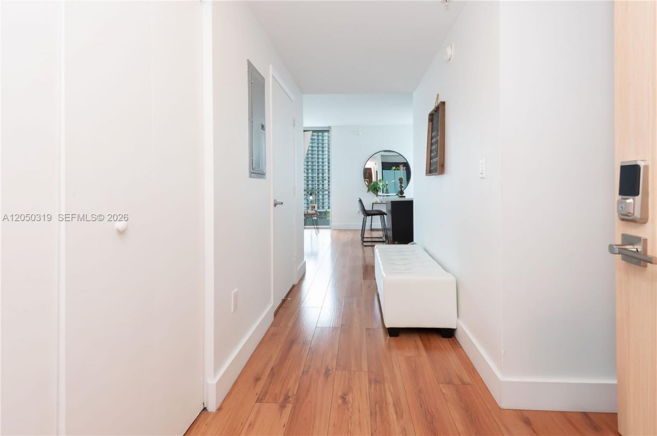 90 SW 3rd St , Unit 2113, Miami, FL 33130 Photo