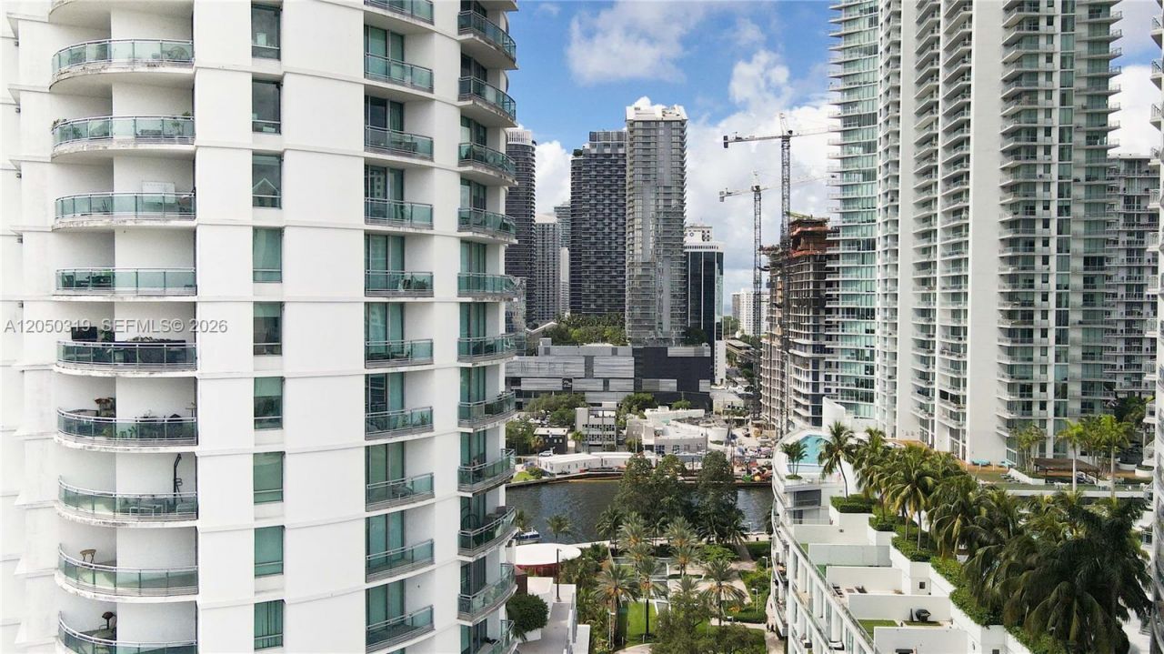 90 SW 3rd St , Unit 2113, Miami, FL 33130 Photo
