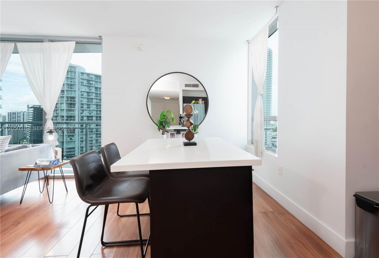 90 SW 3rd St , Unit 2113, Miami, FL 33130 Photo
