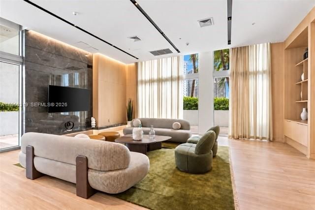 90 SW 3rd St, Unit 2113, Miami, FL 33130 Photo