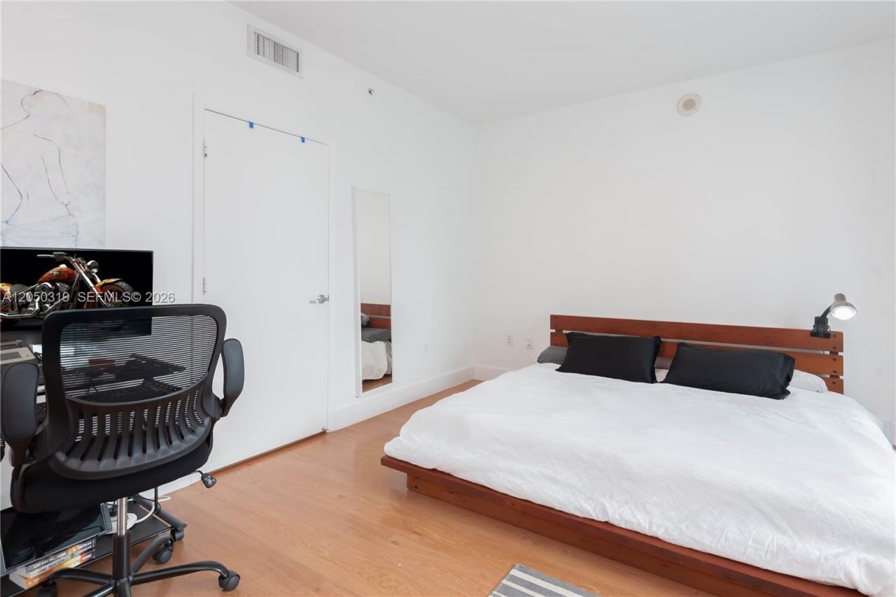 90 SW 3rd St , Unit 2113, Miami, FL 33130 Photo