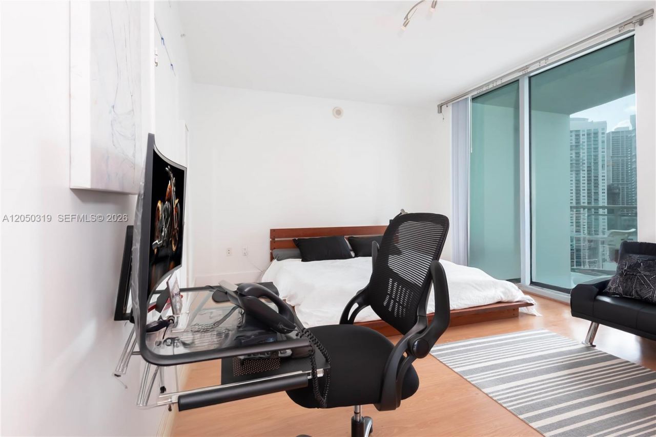 90 SW 3rd St , Unit 2113, Miami, FL 33130 Photo