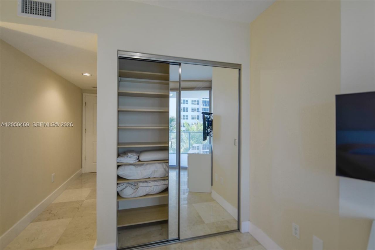 3101 S Ocean Dr , Unit 404, Hollywood, FL 33019 Photo