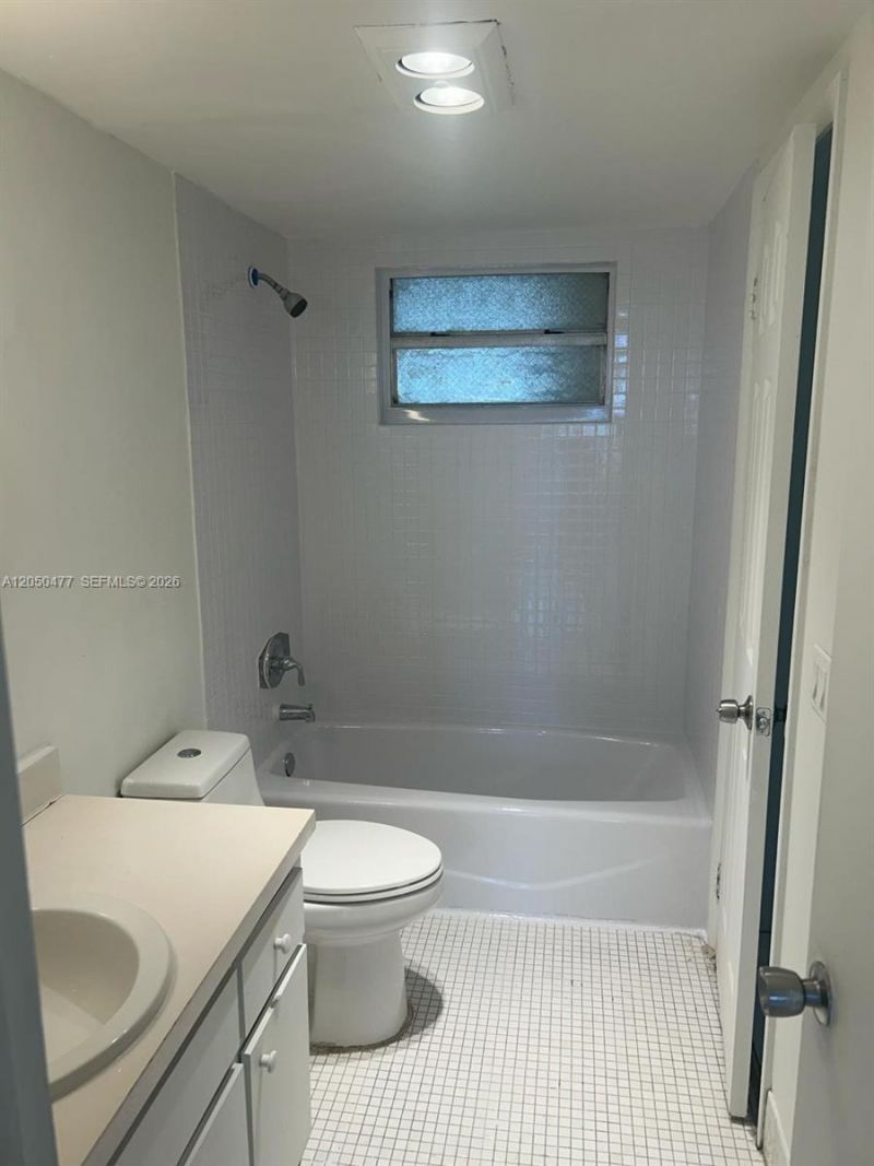 15600 NW 7th Ave , Unit 501, Miami, FL 33169 Photo