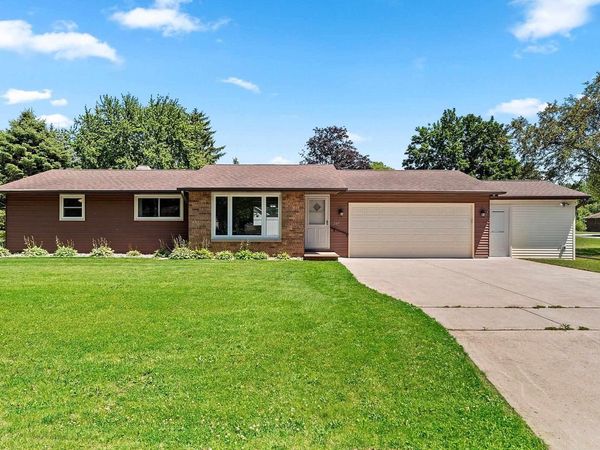 2365 NICOLE ANN CIRCLE, Green Bay, WI 54311