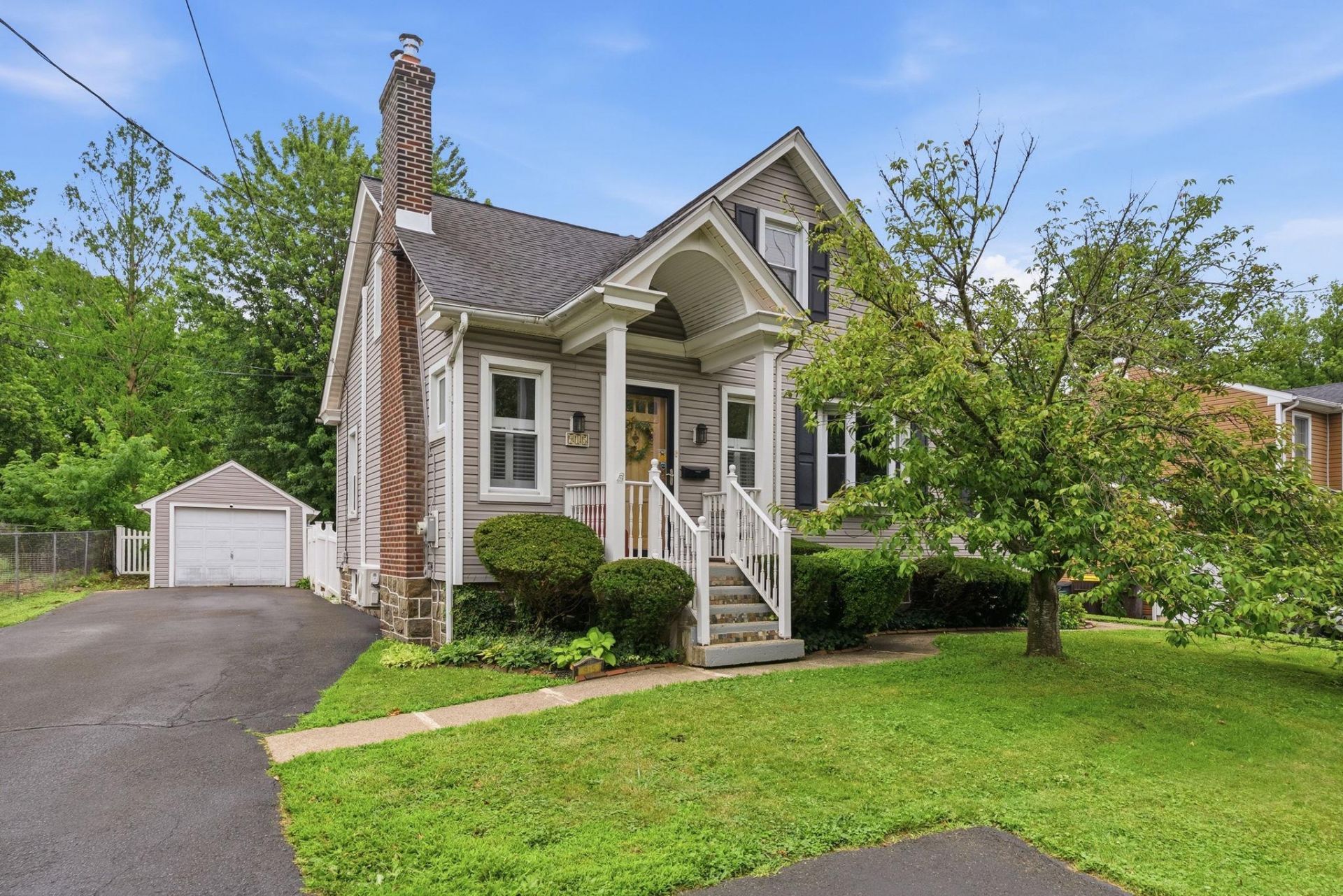 915 E WALNUT STREET, NORTH WALES, PA 19454