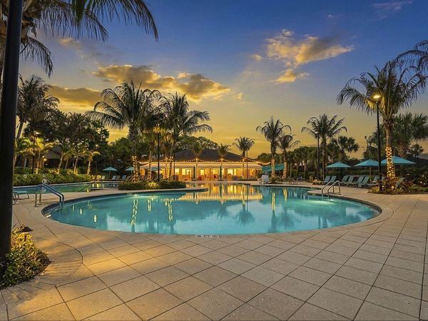 5172 SE Club Way, Unit 207, Stuart, FL 34997