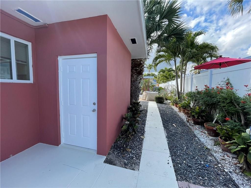 616 NE 11th Avenue, Pompano Beach, FL 33060 Photo