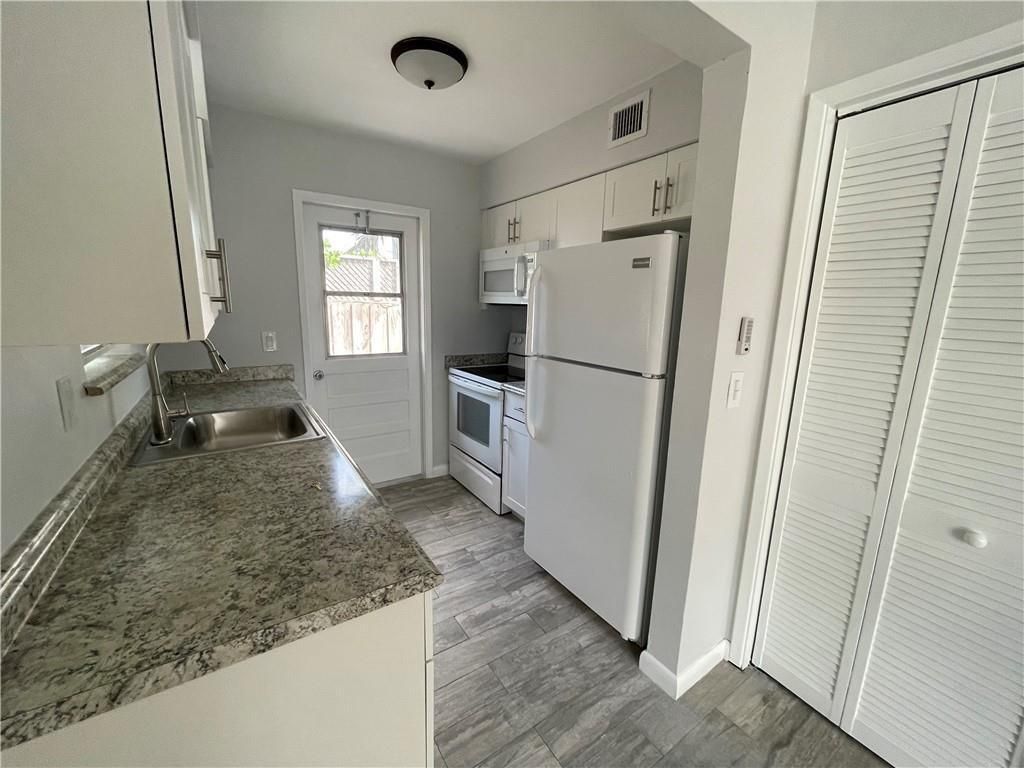 616 NE 11th Avenue, Pompano Beach, FL 33060 Photo