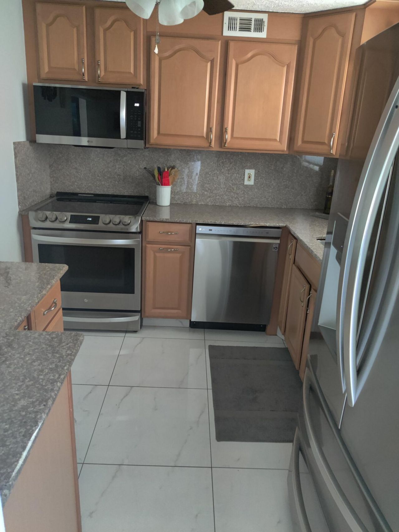 225 Bonnie Boulevard, Unit 405, Palm Springs, FL 33461 Photo
