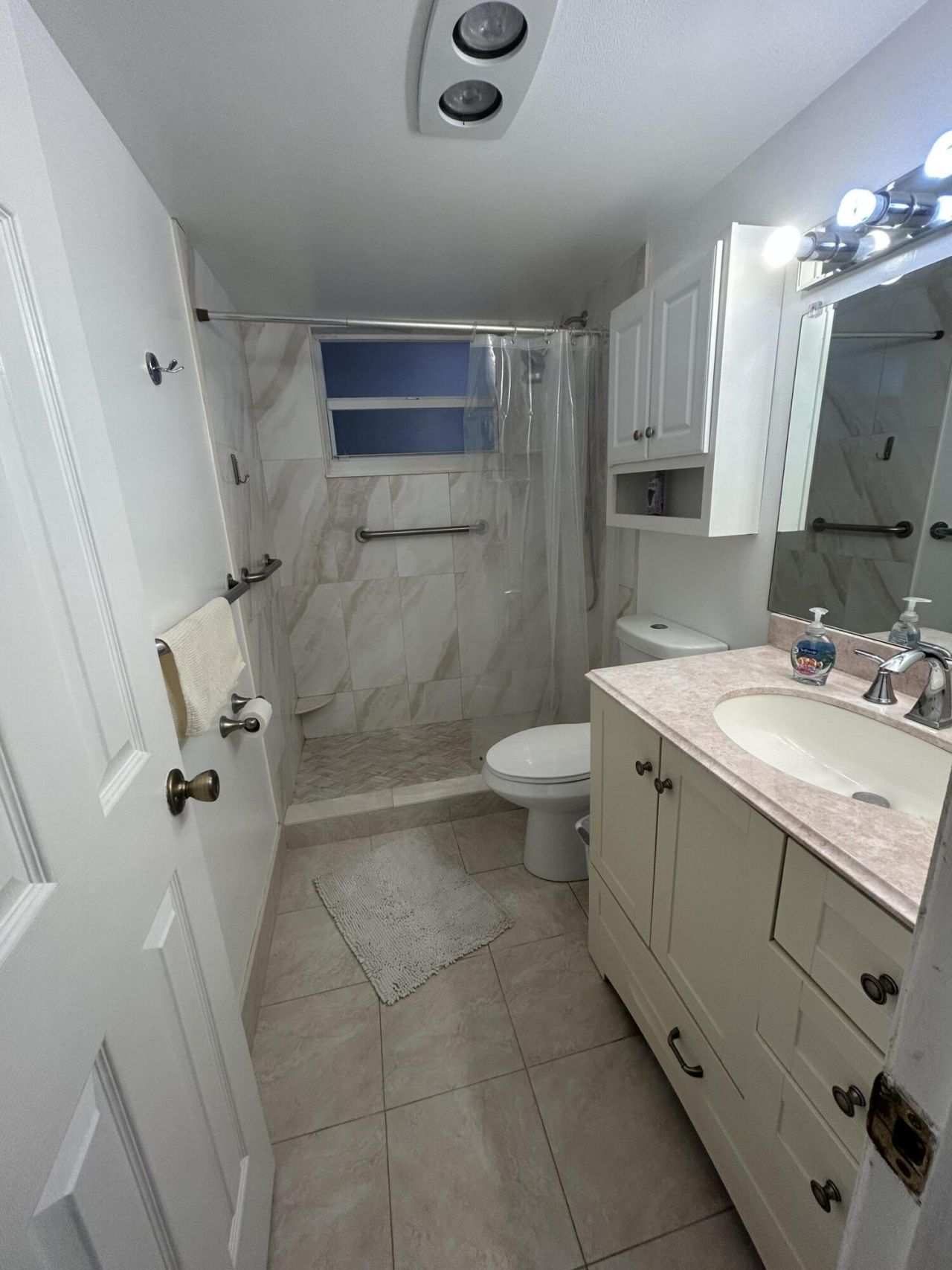 225 Bonnie Boulevard, Unit 405, Palm Springs, FL 33461 Photo