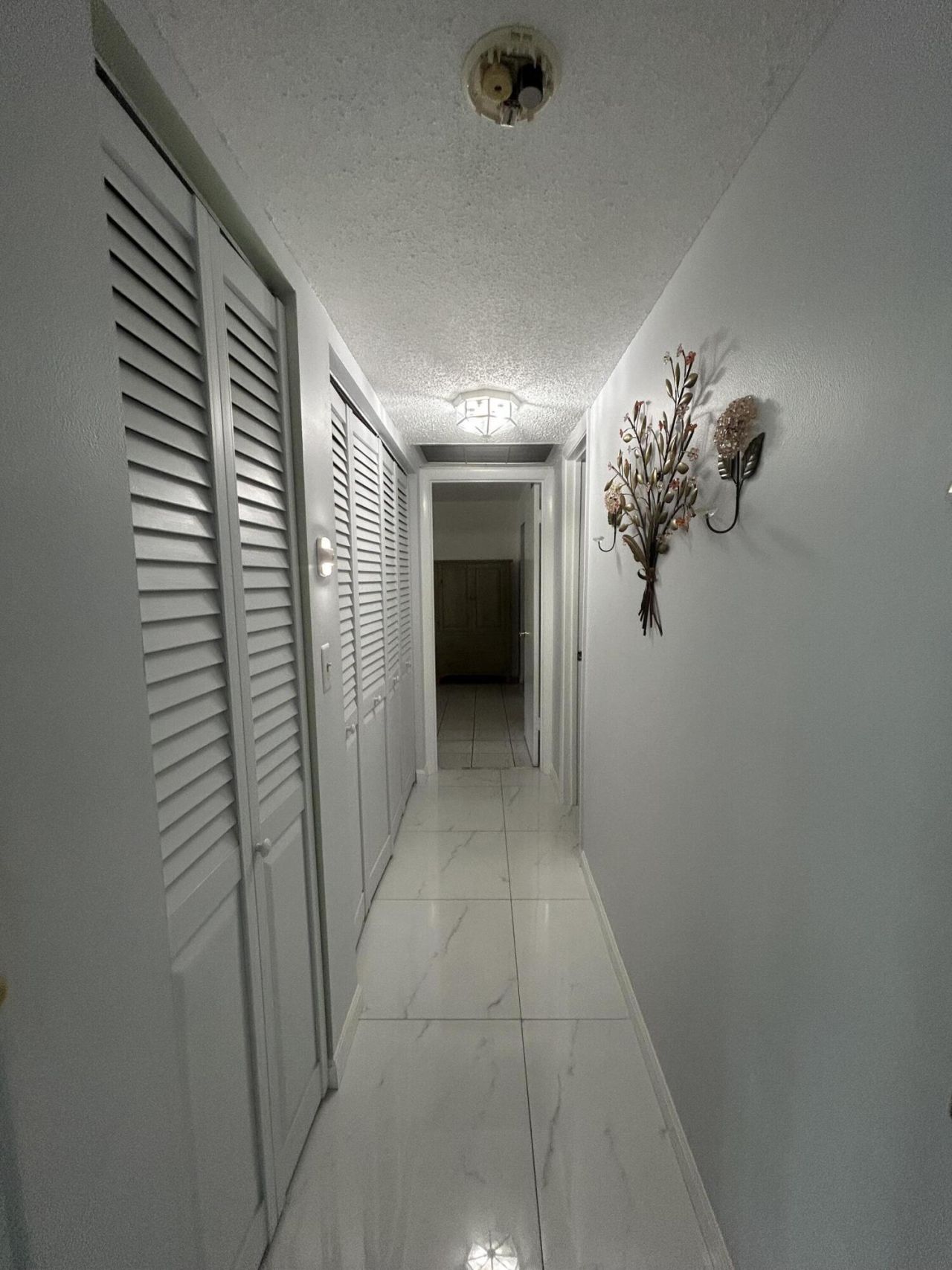 225 Bonnie Boulevard, Unit 405, Palm Springs, FL 33461 Photo