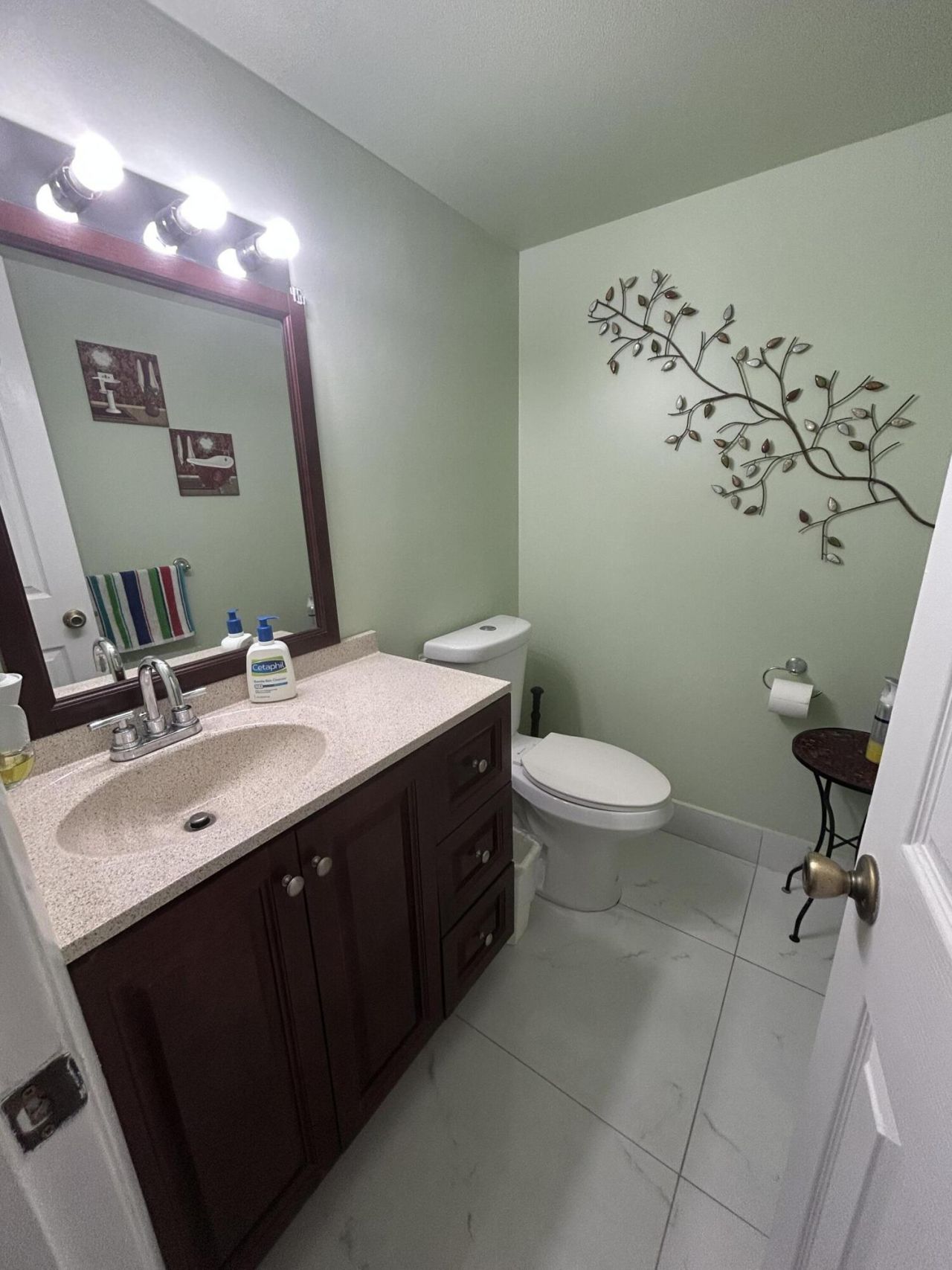 225 Bonnie Boulevard, Unit 405, Palm Springs, FL 33461 Photo