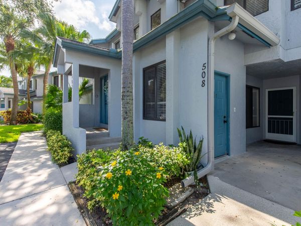 508 Harbour Pointe Way, Greenacres, FL 33413