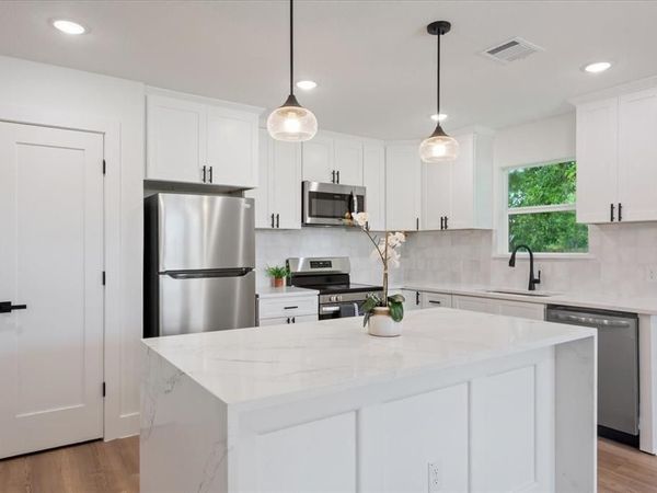212 W Madison Street , Hillsboro, TX 76645