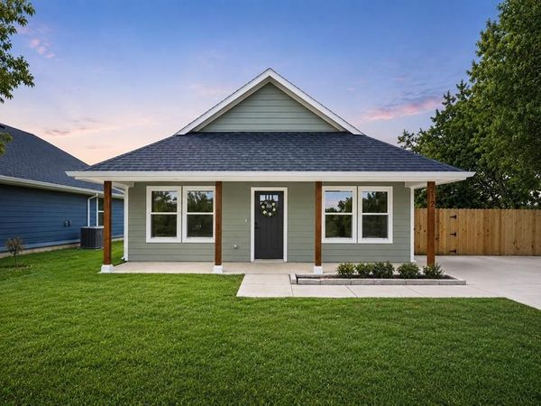 212 W Madison Street , Hillsboro, TX 76645