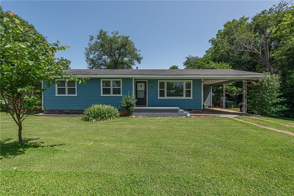 3016 W Mount Comfort Road, Fayetteville, AR 72704 Main Photo