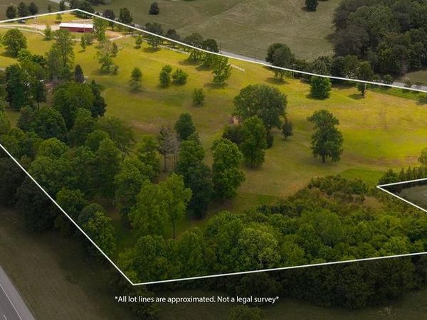390 Park Dr., Rock Island, TN 38581