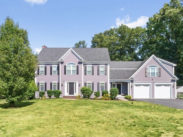 623 Nahatan St, Norwood, MA 02062