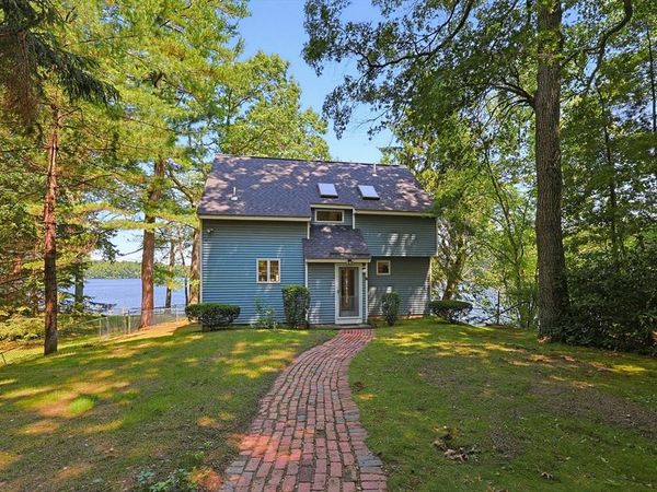30 Creighton Ave, Foxboro, MA 02035