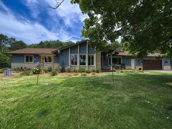 W304S3236 Brookhill ROAD, Waukesha, WI 53189