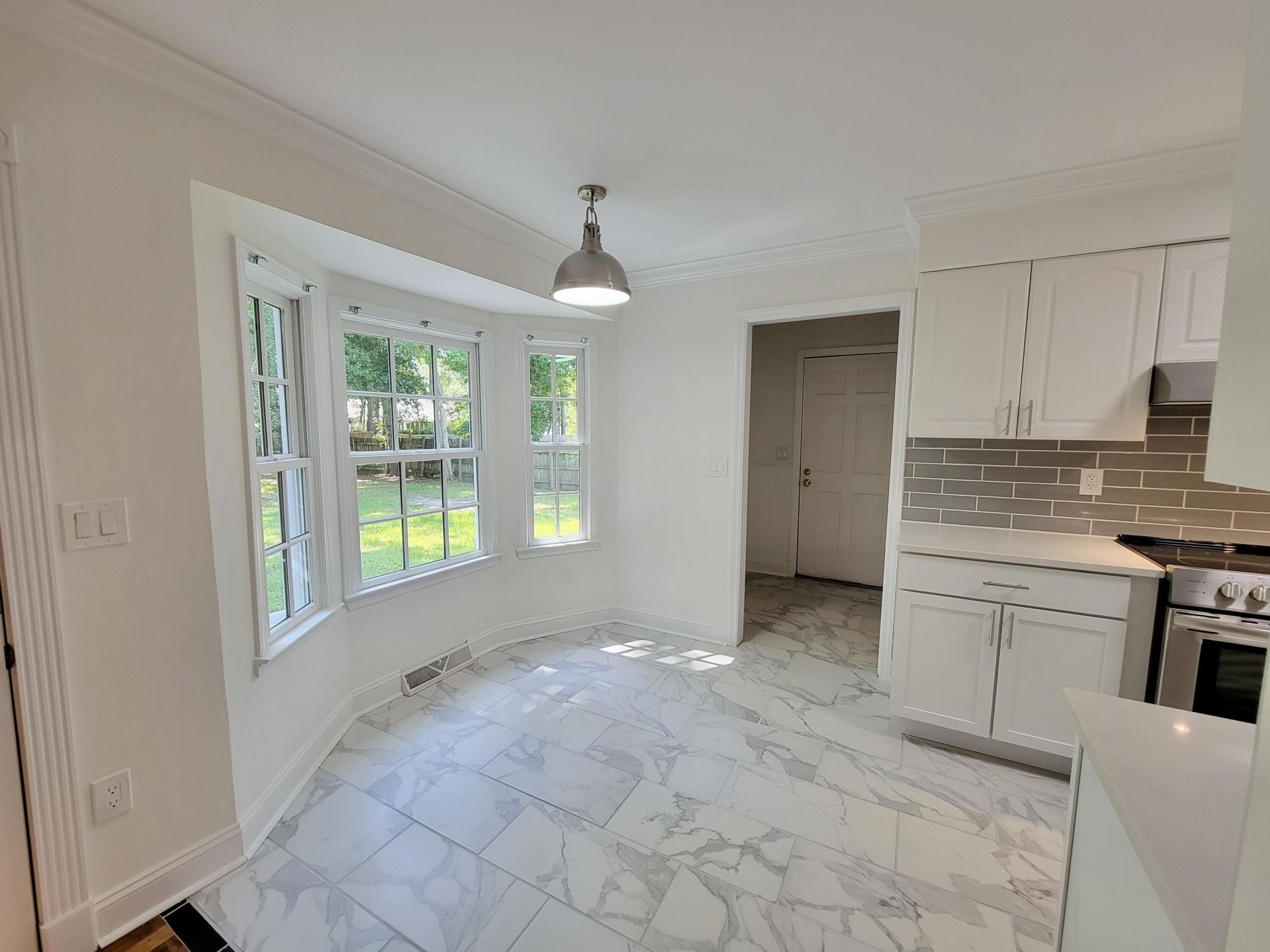 1003 Law Lane Photo 10